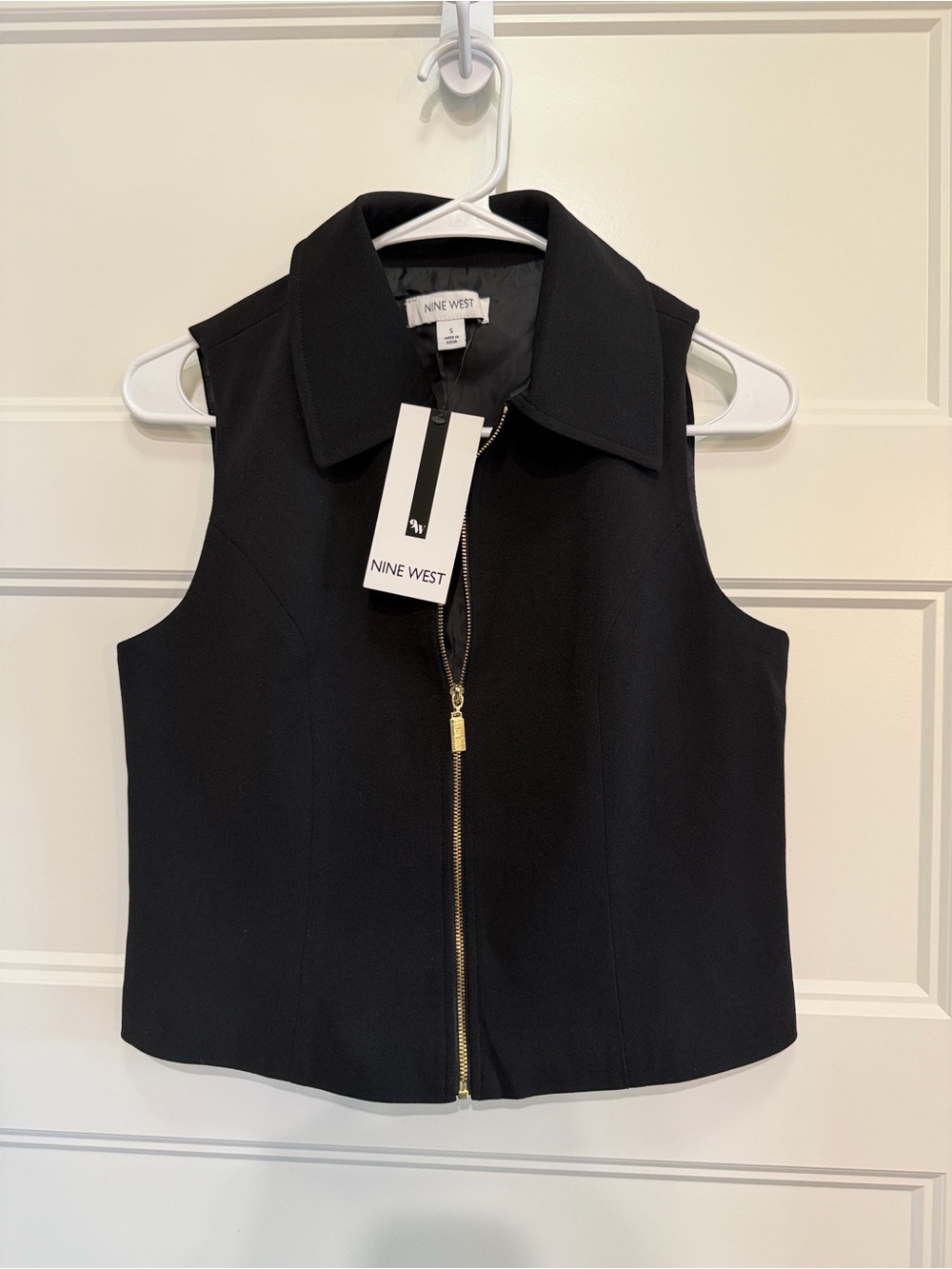 Nine West NWT Black Collared Zip Front Vest Size S